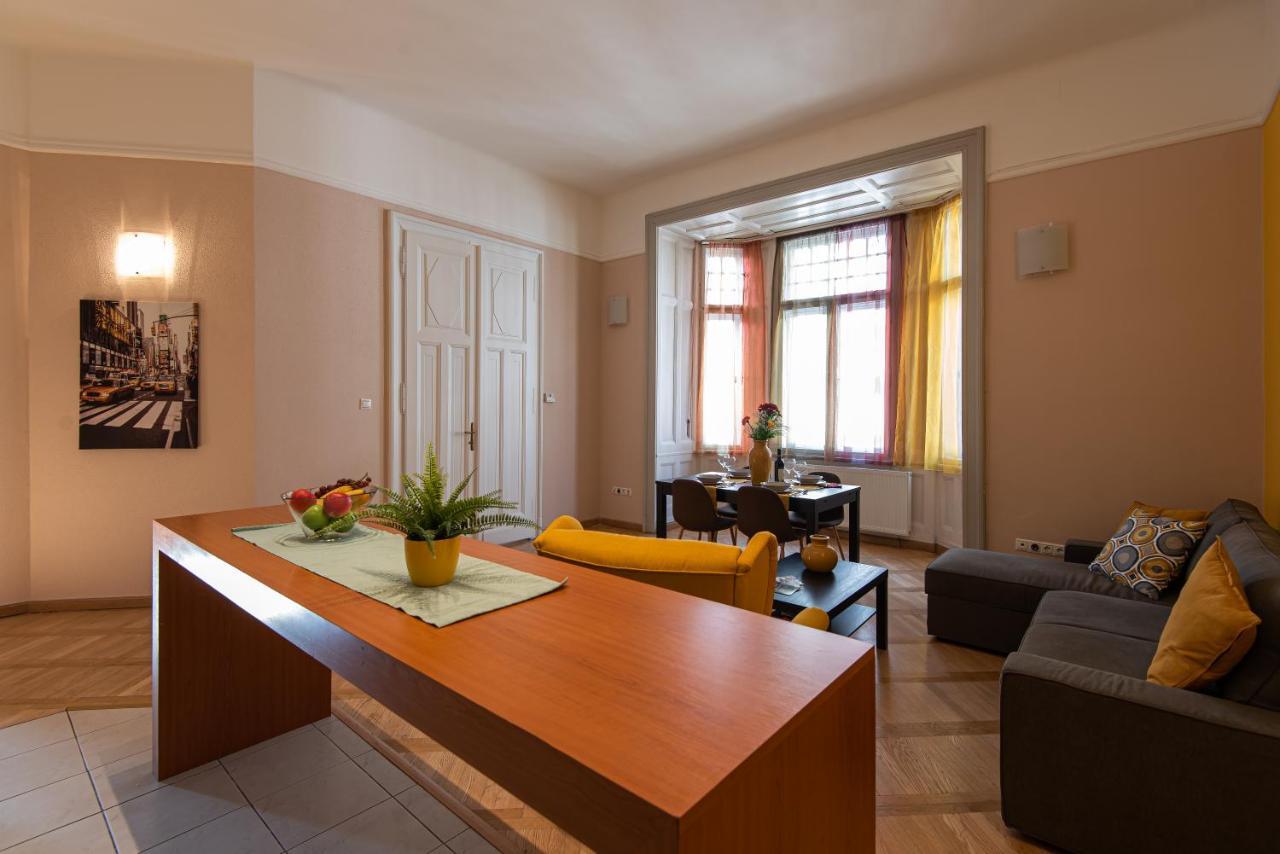 Patrik's Center Apartment *